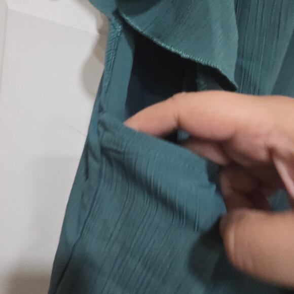 NWT BloomChic Ruffle Neck Flutter Sleeve Blouse Teal Size 18–20 - Picture 6 of 8